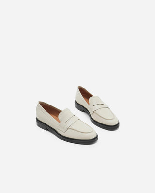 Flattered Sara Leather Creme Loafer