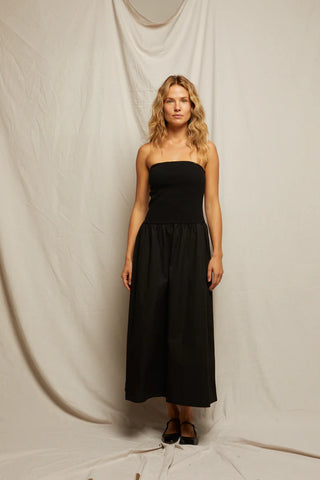PerfectWhiteTee Kai Dress in True Black