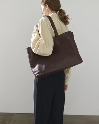 The Horse Teddy Tote in Coffee