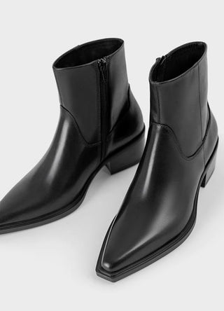 Vagabond Kelsey Boot in Black