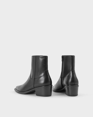 Vagabond Kelsey Boot in Black