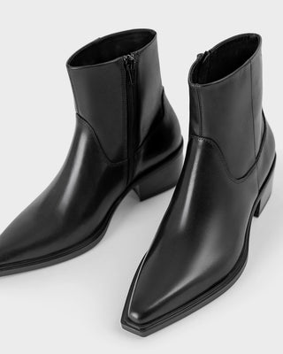 Vagabond Kelsey Boot in Black
