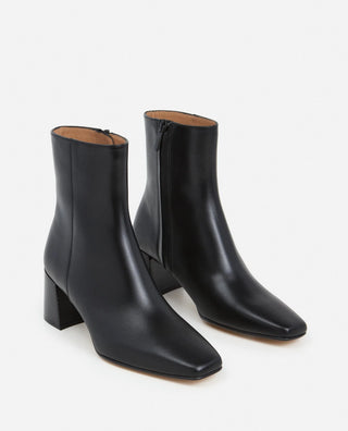 Flattered Cay Leather Boot in Black
