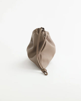 The Horse Fin Drawstring Bag in Mushroom