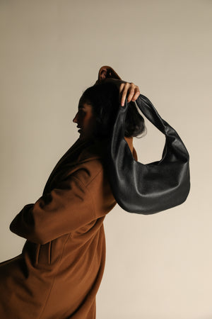 
            
                Load image into Gallery viewer, Flattered Alva Shoulder Bag Leather
            
        