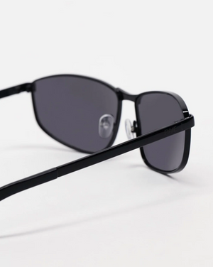 
            
                Load image into Gallery viewer, Raie Wolf Sunglasses
            
        