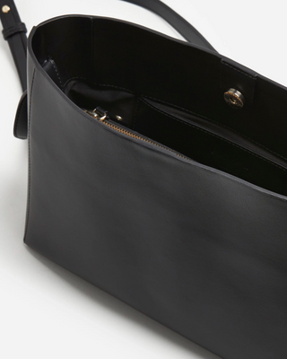 Flattered Grande Handbag Leather Black