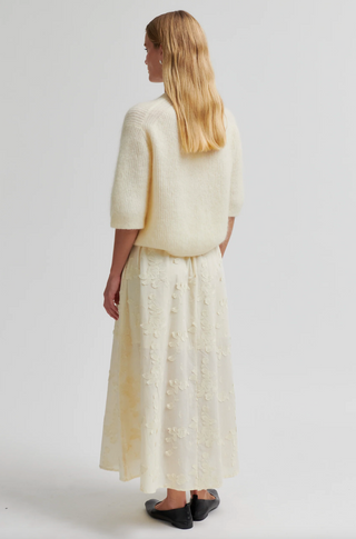 Second Female Andrea Cardi - Alabaster Gleam
