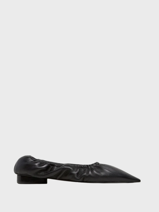 Flattered Isa Leather Flat in Black