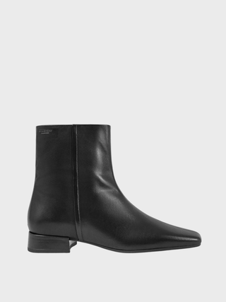 Vagabond Mona Boot in Black