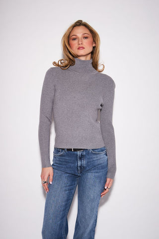 John + Jenn Eleanor in Grey Owl