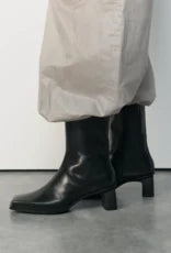 Vagabond Elvina Boot in Black