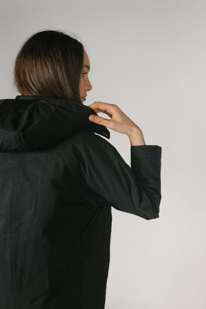 7115 by Szeki Hooded Duster Jacket in Black