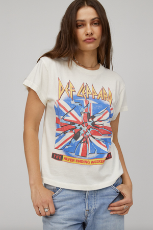 
            
                Load image into Gallery viewer, Daydreamer Def Leppard 1993 Tee
            
        