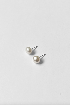 Kara Yoo Keshi Pearl Studs